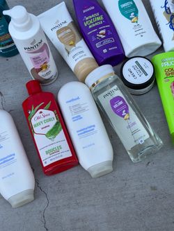 Huge haul of pantene , herval essences and variety of hair product 100 items