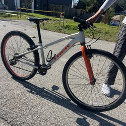 Trek Bike  Wahoo For Kids Tire 26 OBO