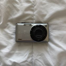Casio Exilim EX-ZR10 Compact Digital Camera
