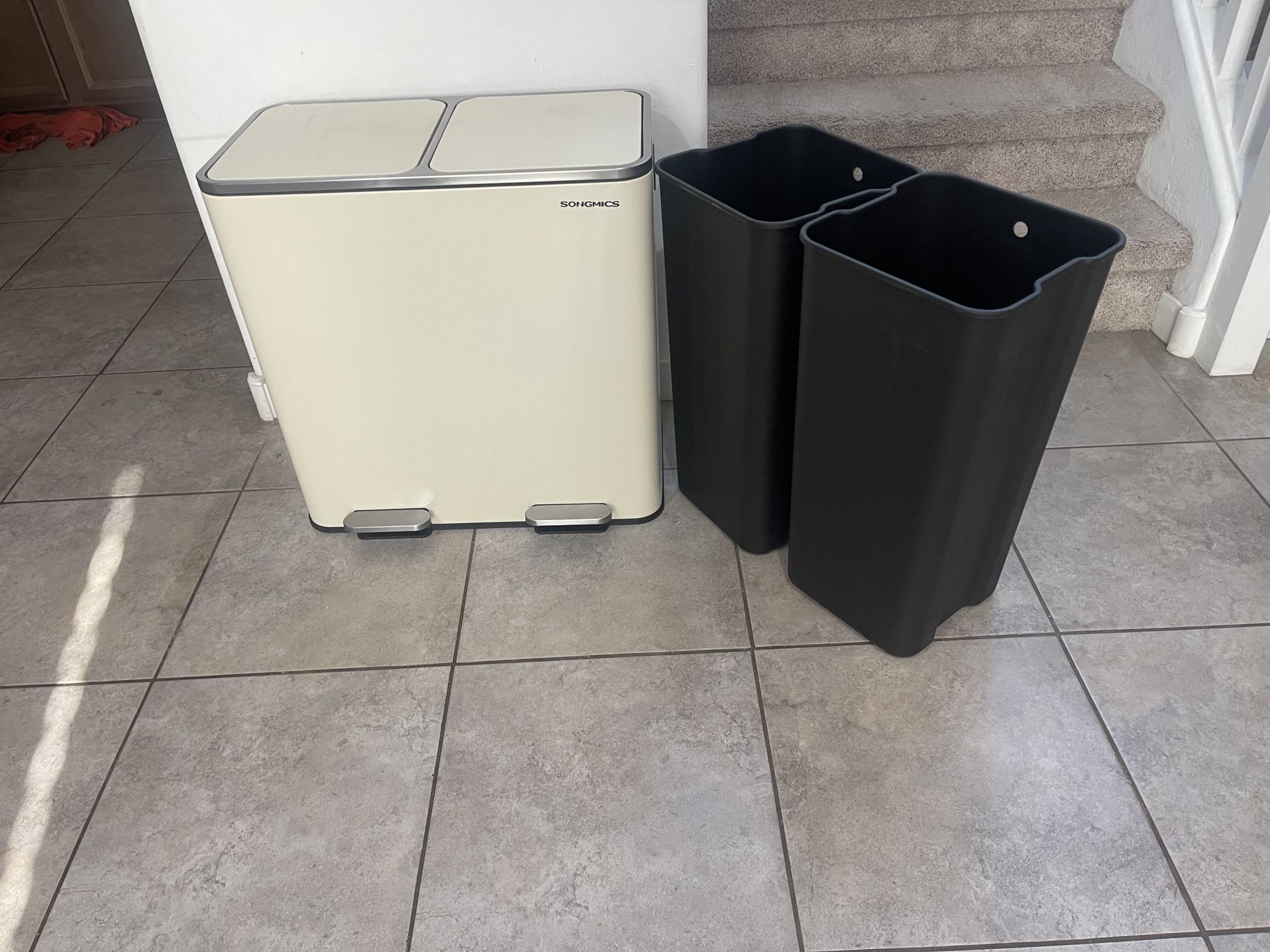 SONGMICS Trash Can, 2 x 10.6 Gallon (2 x 40 L) Garbage Can for Kitchen, with 15 Trash Bags, 2 Compartments, Plastic Inner Buckets and Hinged Lids