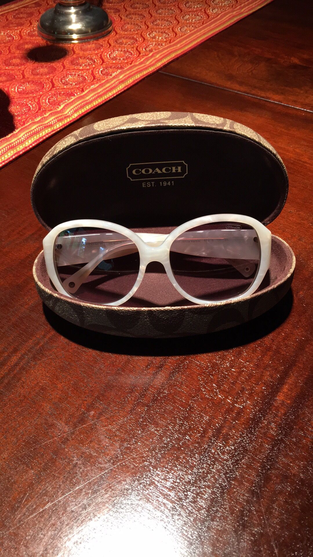 Women’s sunglasses,COACH ,like new with original case