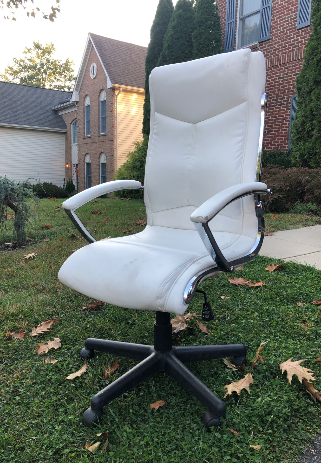 Office chair. Good condition.