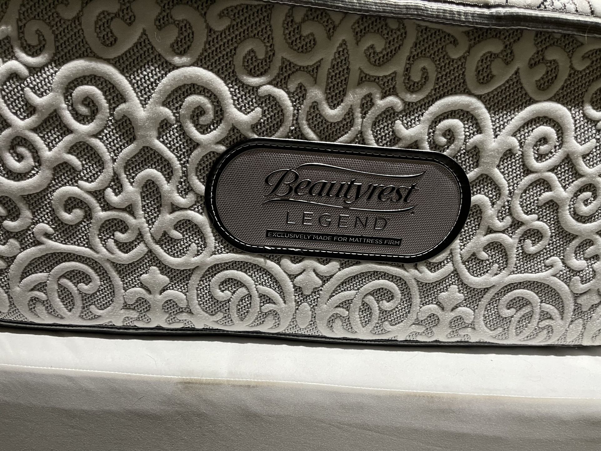 Beautyrest simm legends mattresses for Sale in Kennewick, WA OfferUp