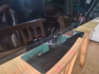 📺 LG Flat-Screen TV – Great Deal!