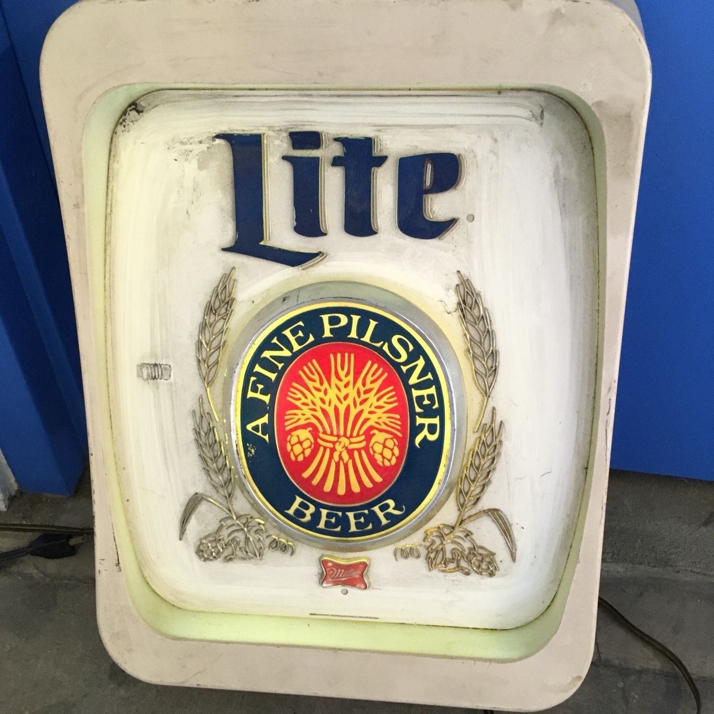 1982?Miller Lite #57-1267 fluoresant light beer sign. for Sale in