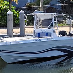 Boat Baja Sport Fishing 280 $39,750 / Bote Baja 280