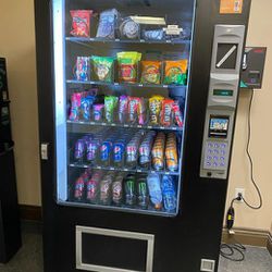 COMBO VENDING MACHINE WITH CARD READER 