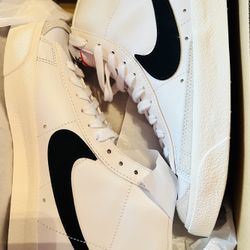 Women Nike Blazzer