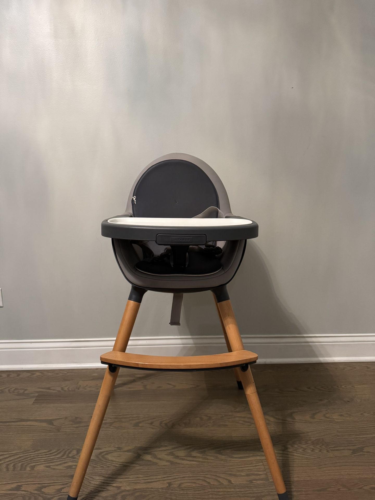Baby feeding chair