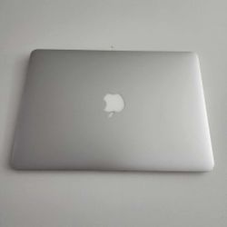 MacBook air 13-inch early 2014 Intel Core i5 1.4 GHz 8GB RAM  121GB flash storage  macOS Monterrey  version 12.7. Nothing wrong ** no trades **