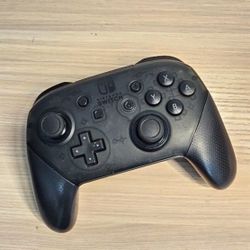Nintendo Switch Pro Controller 