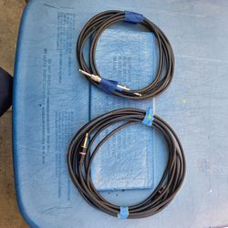 2 guitar cables