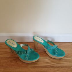 Women's size 8.5 shoes