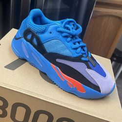 Adidas Yeezy Boost 700