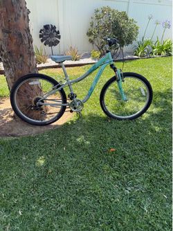 Girls Specialized Hotrod 24”in Bicycle