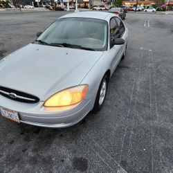 2001 Ford Taurus