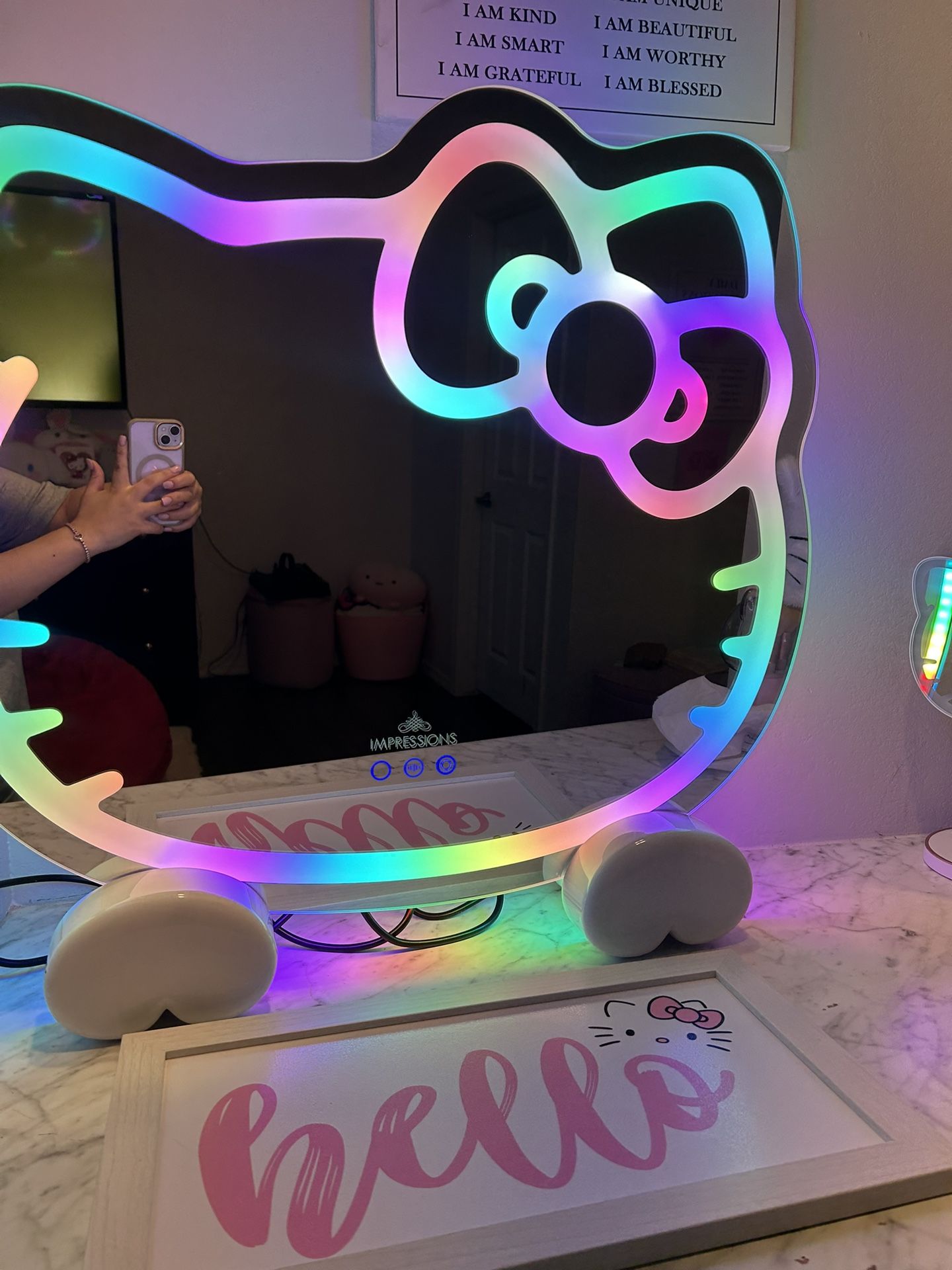IMPRESSIONS HELLO KITTY LED MIRROR