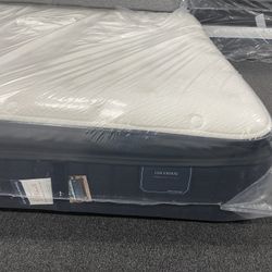 KING SIZE  STERNS & FOSTER PILLOW TOP