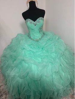 Vestido color menta pastel