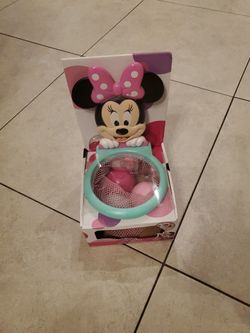MINNIE BATH BASKETBALL HOOP