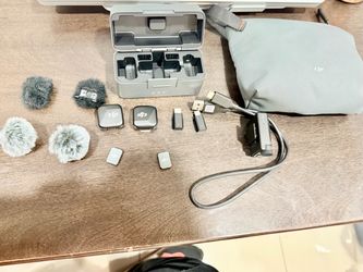 DJI Mic Mini (2 TX + 1 RX + Charging Case), Ultralight, Detail-Rich Audio
