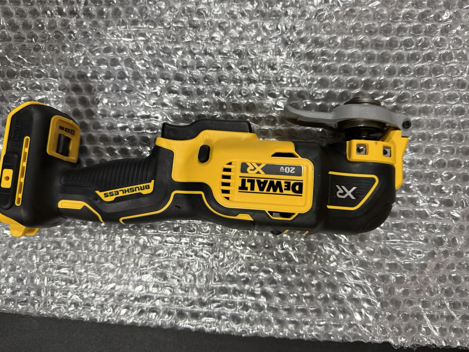 ATOMIC 20V MAX Cordless Brushless Oscillating Multi Tool (Tool Only)