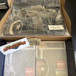 Funko Pop Disney + 2.0 Marvel Studios Collector Corps Box XL New Moon Knight   This Funko Pop Disney + 2.0 Marvel Collector Corps Box Size XL is a mus