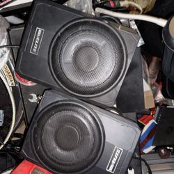 2 Boss Elite Slim 10’ Subs W/built In Amp