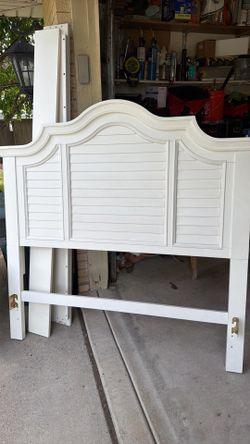 Full size bed with box spring