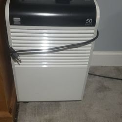 KENMORE DEHUMIDIFIER 50 PINTS