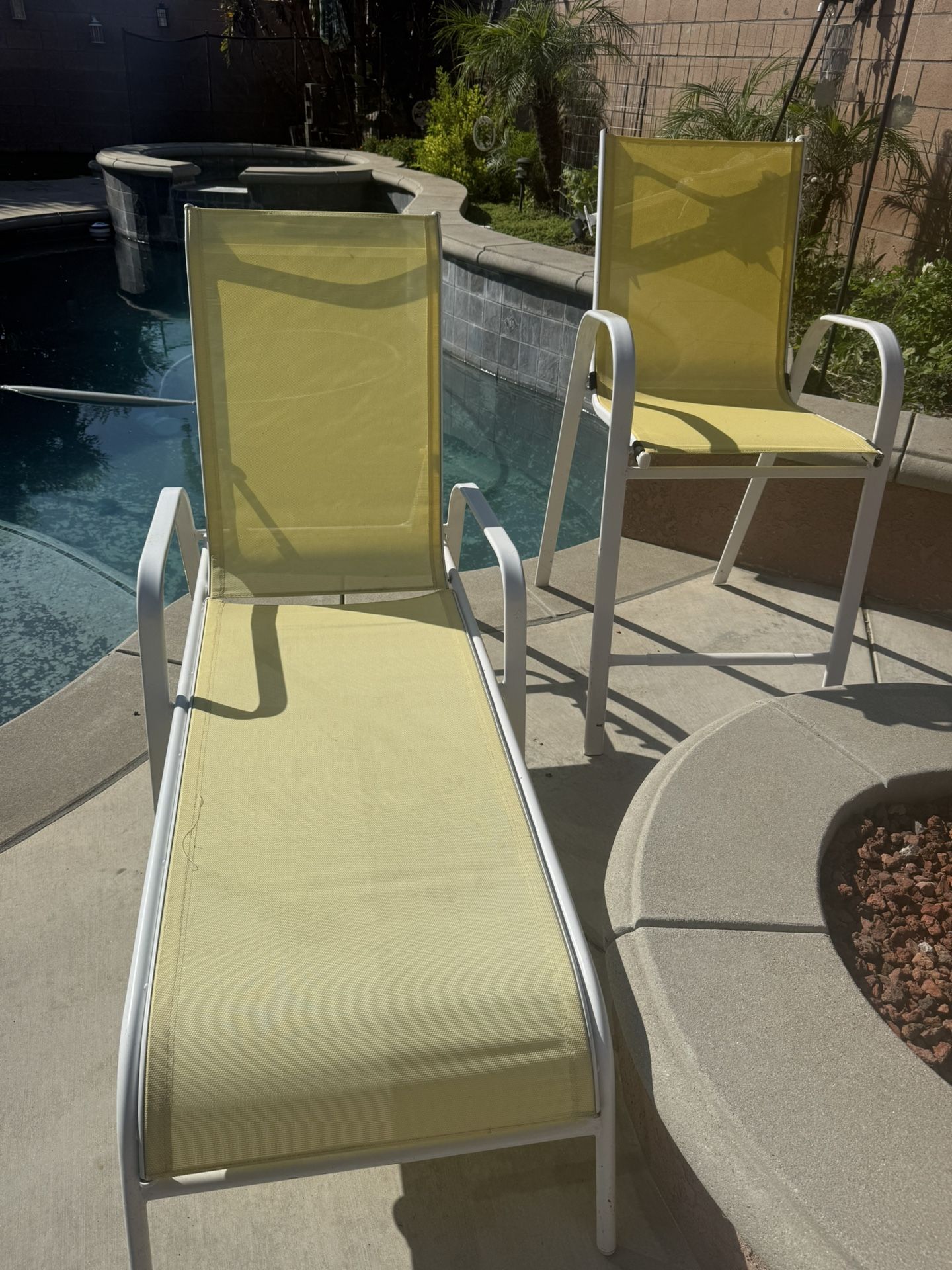 Outdoor Lounge Chairs