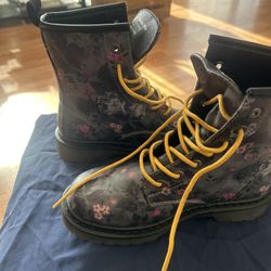 Globalwin Floral Combat Boots Women 7.5 Size