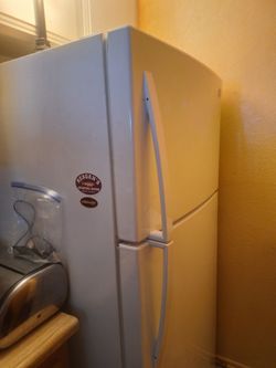 Refrigerator. Kenmore