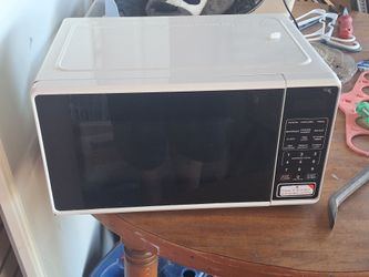 White Countertop Microwave Oven