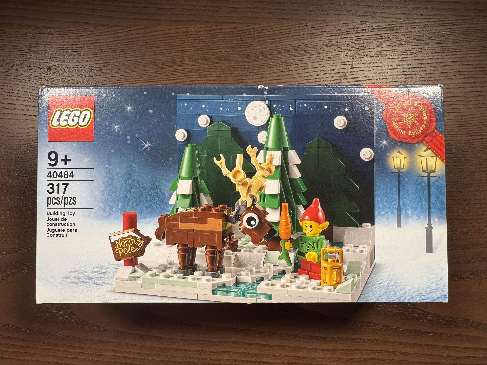 Sealed Retired Lego Christmas Santa’s Front Yard (40484)