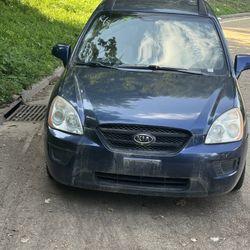 2008 KIA Rondo