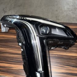 2020-22 Cadillac XT4 Right Headlight 