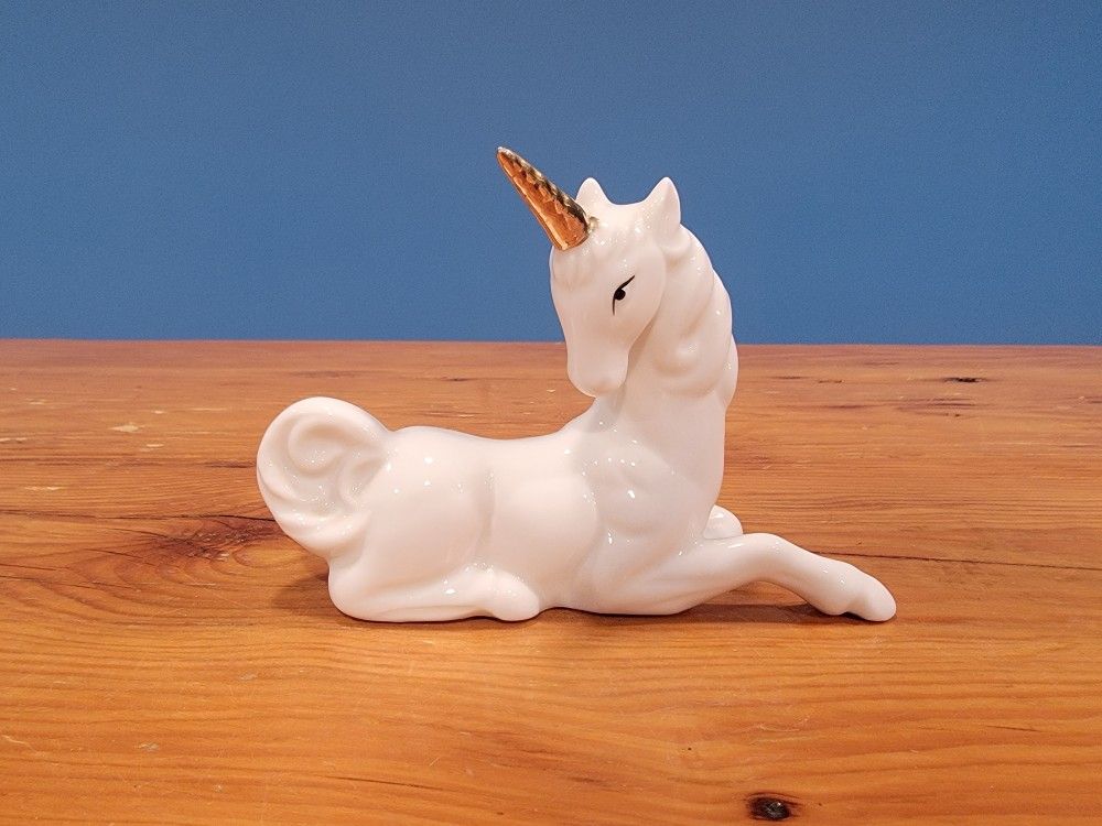 Vintage Porcelain Ceramic Golden Horn White Unicorn Figurine 6"×4"