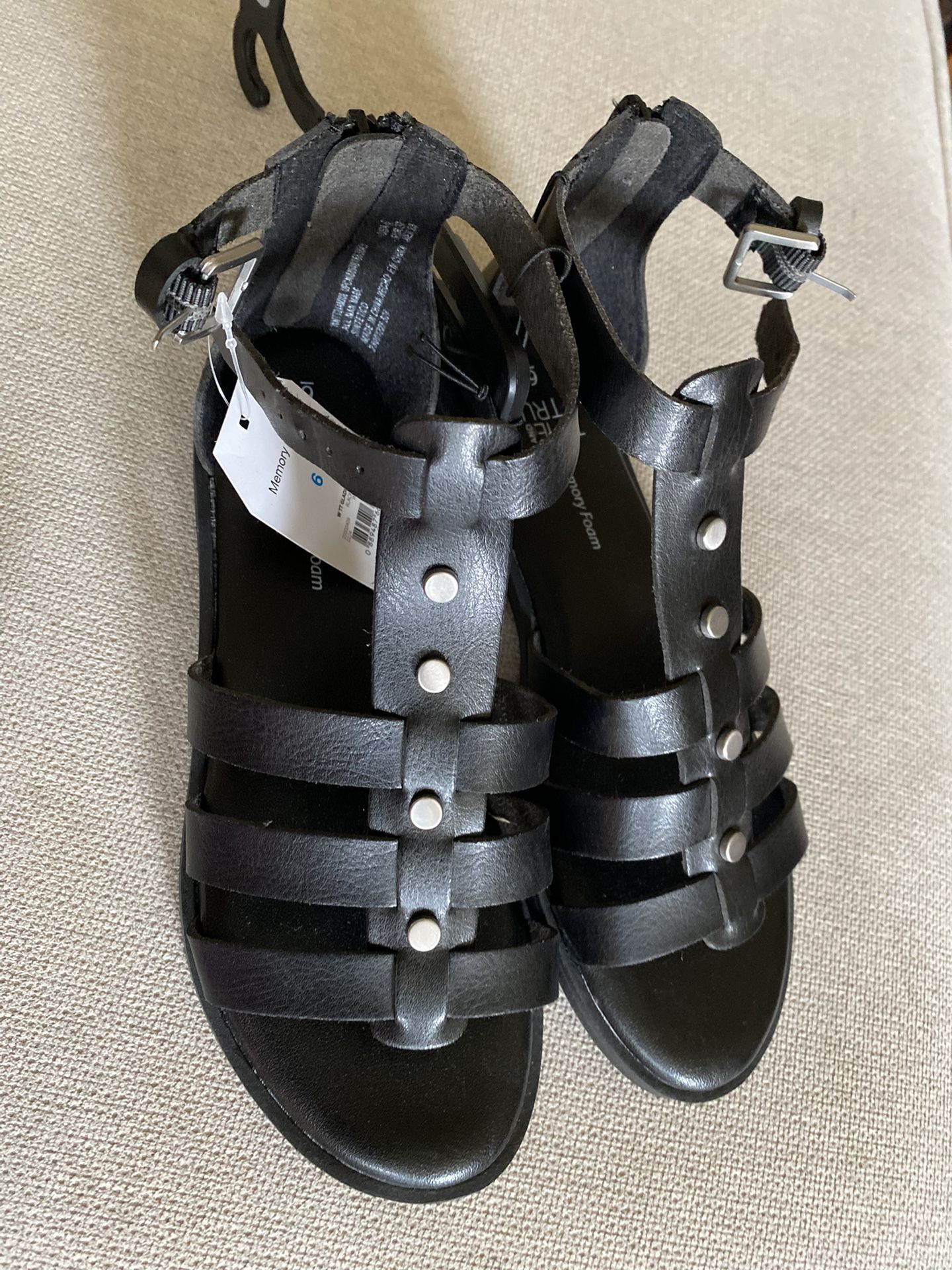 Lady’s Sandals