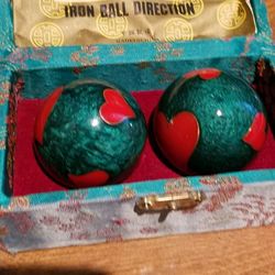 CHINESE VINTAGE RELAXATION IRON STRESS BALL