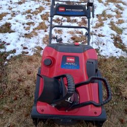 Powerful Toro Snow Commander Runs