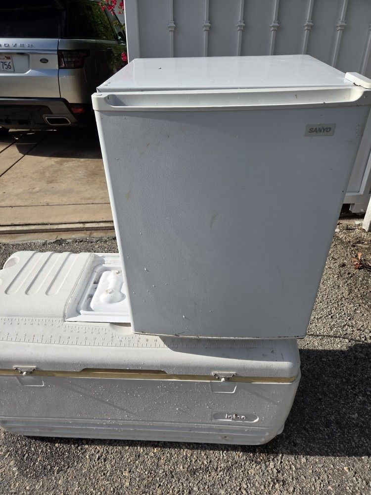Free Small SANYO refrigerator!
