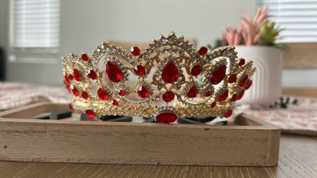 Quincy crown