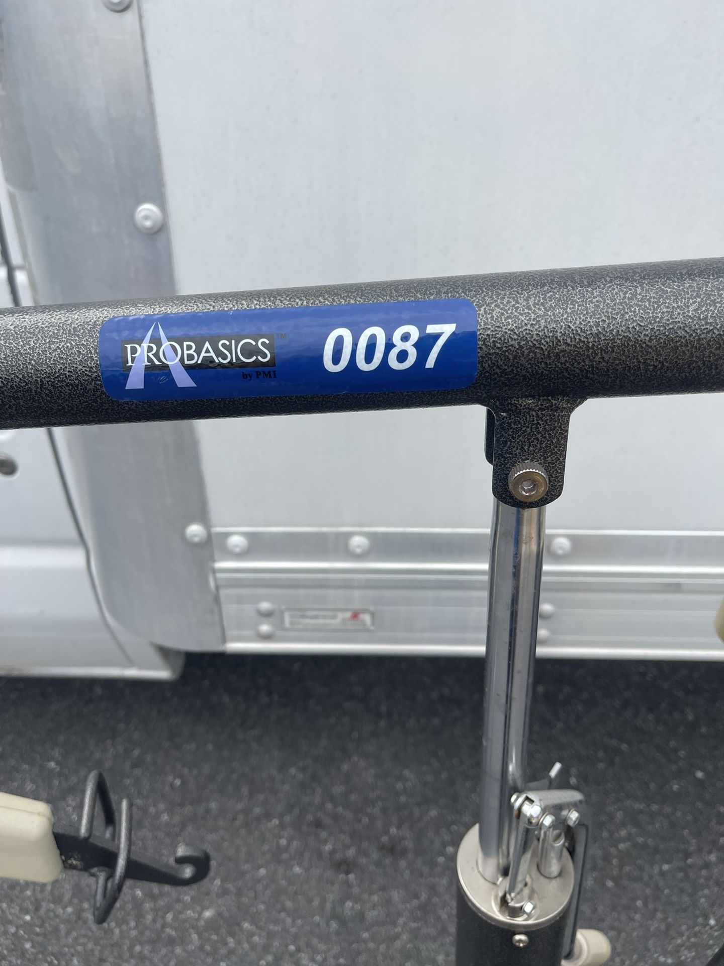 Medline Manual Hydraulic Patient Lift Excellent Condition