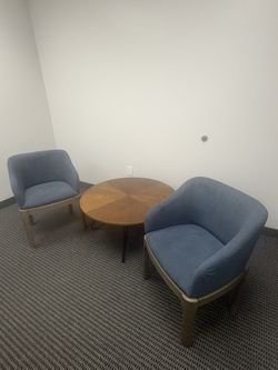 Coffee table with 2 chairs