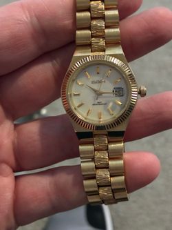 vintage Elgin gold-tone ladies’ wristwatch