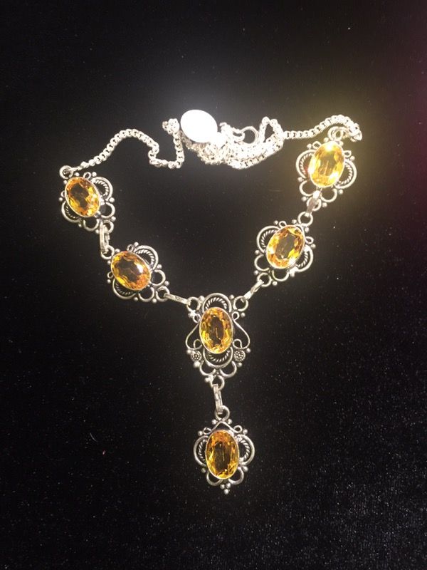 EYE POPPING CITRINE DÉCOLLETAGE NECKLACE!