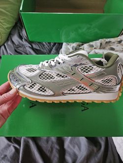 Bottega Venetas Brand New