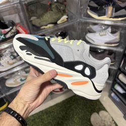 Yeezy Wave Runnner 
