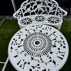 Elegant Patio /pool 4 Piece Set $200